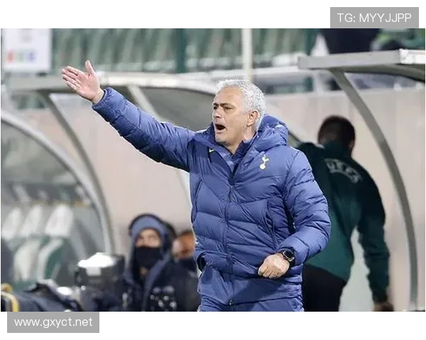 那不勒斯近期表现能否支撑其重回巅峰,争冠形势面临考验 那不勒斯近期表现能否支撑其重回巅峰,争冠形势面临考验