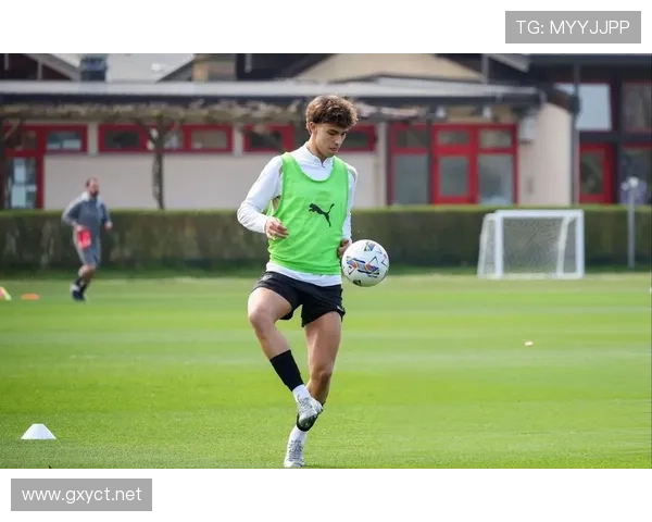 菲利克斯训练完直接去米其林三星，这日子过得比顶流还顶流