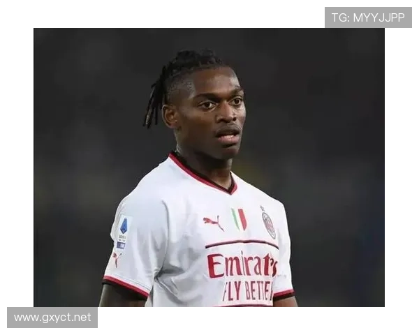 面对顶级后卫：莱奥如何利用速度优势