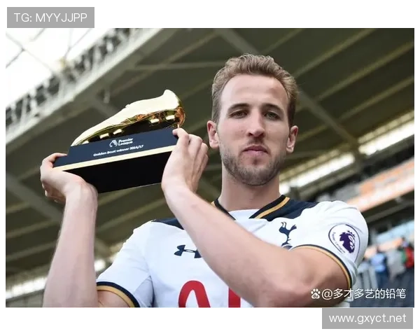 哈里·凯恩家冰箱里塞满蛋白粉，连狗都练出腹肌了