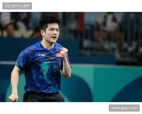 樊振东拎着外卖盒穿破T恤那一幕，冠军光环被隔壁外卖小哥秒掉了